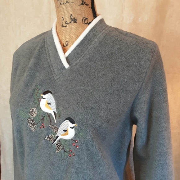 Gray Chickadee Long Sleeve V-neck Fleece Sz S - Picture 2 of 12